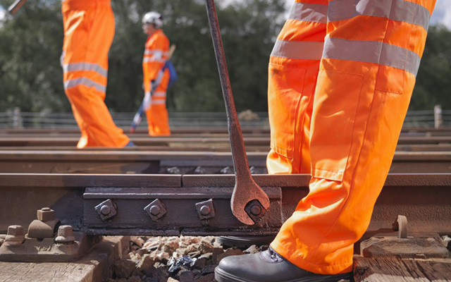 Modern Apprentices receive work-based assessment as part of achieving a qualification in Rail Engineering Modern Apprentices receive work-based assessment as part of achieving a qualification in Rail Engineering